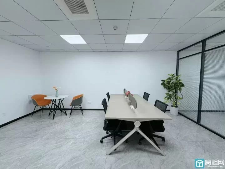 南部商务区3号线地铁口100米泰康大厦 78平方 带全套家具3800元/月