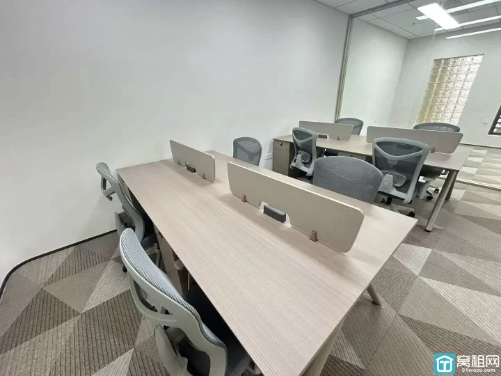 宁波江北前洋融谷中心 面积：110.53平 朝向东面写字楼出租