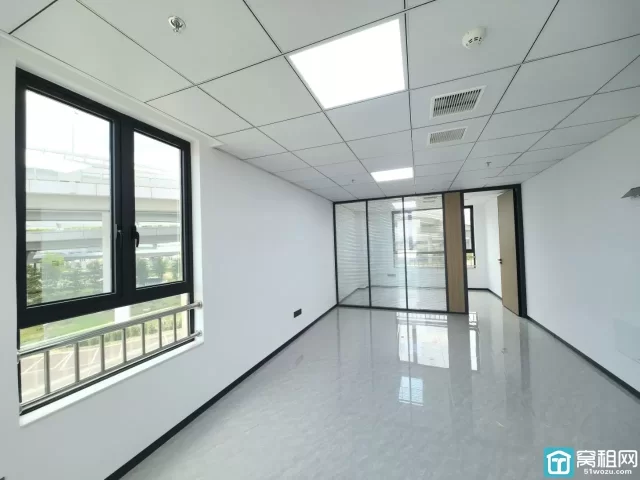 宁波轻纺城附近高校归谷园 57.65平  精装三面采光 一隔间 独门独户