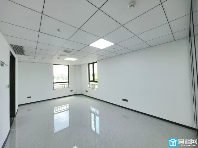 宁波轻纺城附近高校归谷园 57.65平  精装三面采光 一隔间 独门独户