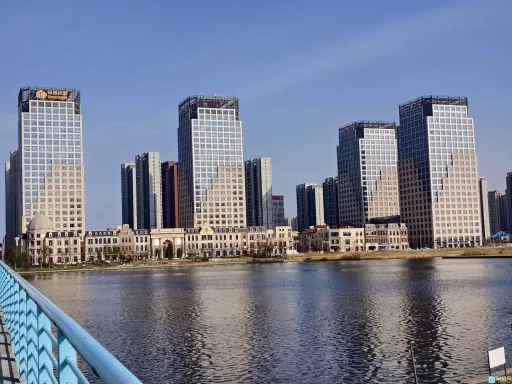 宁波杭州湾新区绿地创智中心停车包月收费多少？