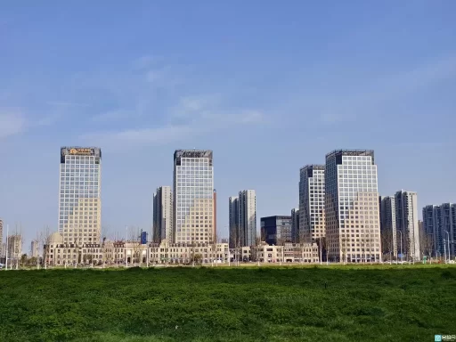 宁波杭州湾新区绿地创智中心停车包月收费多少？