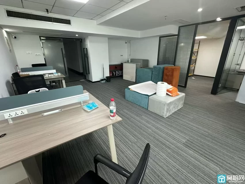 宁波鄞州区老江东·会展中心大厦面积：105m²  单价：1.1元/m²/天