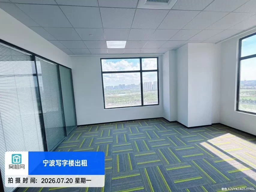 宁波杭州湾133.92平米精装修办公室招租月租金4073元