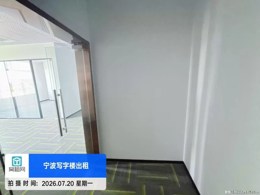 宁波杭州湾写字楼绿地智创中心104平米湖景房出租2861元/月