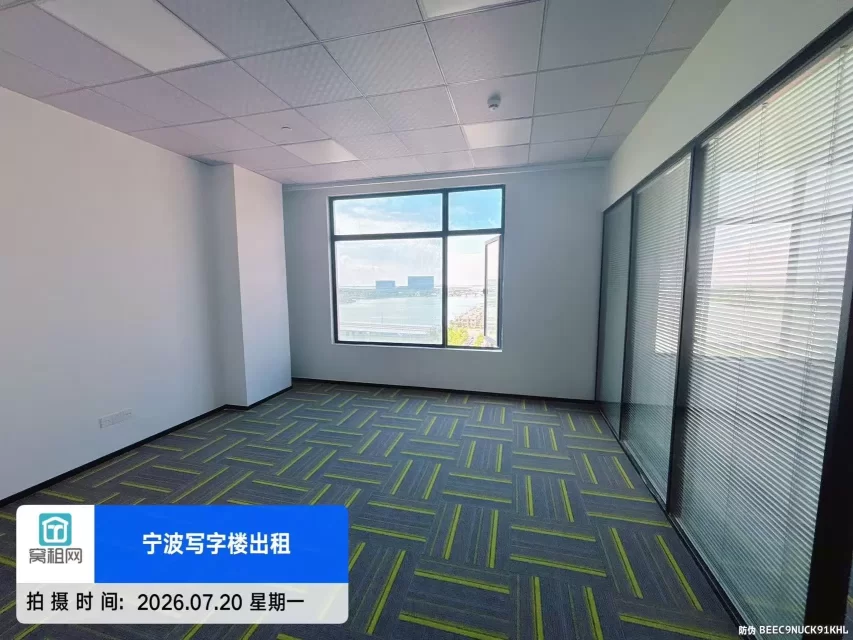 宁波杭州湾写字楼绿地智创中心104平米湖景房出租2861元/月