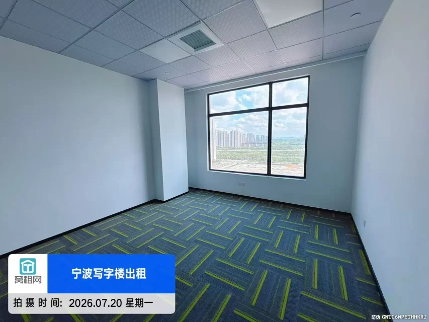 宁波杭州湾绿地智创中心出租面积127.36平米，3486元/月朝南办公室