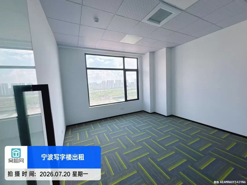 宁波杭州湾绿地智创中心出租面积127.36平米，3486元/月朝南办公室