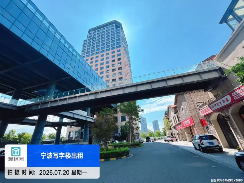 宁波杭州湾新区绿地创智中心停车包月收费多少？