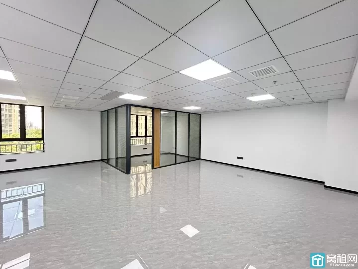 宁波海曙区高校归谷园111平，全新精装，一隔间，独立空调出租