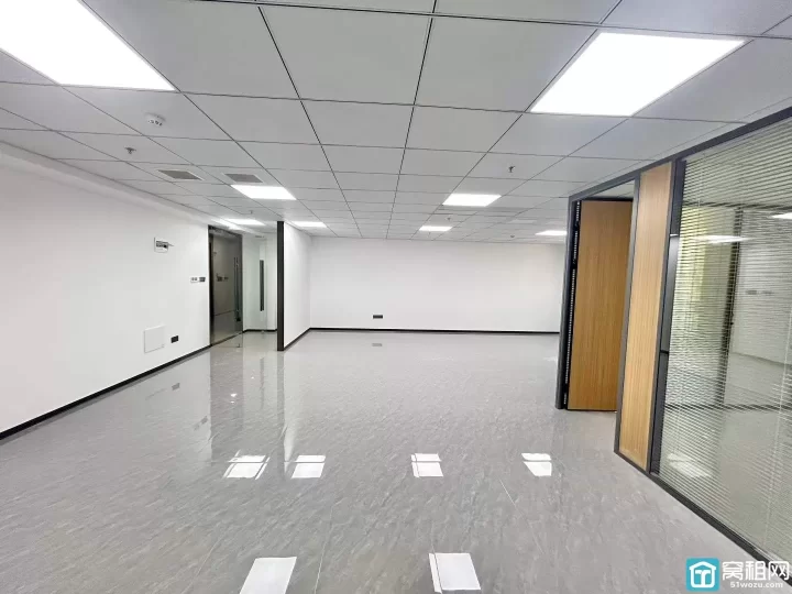 宁波海曙区高校归谷园111平，全新精装，一隔间，独立空调出租