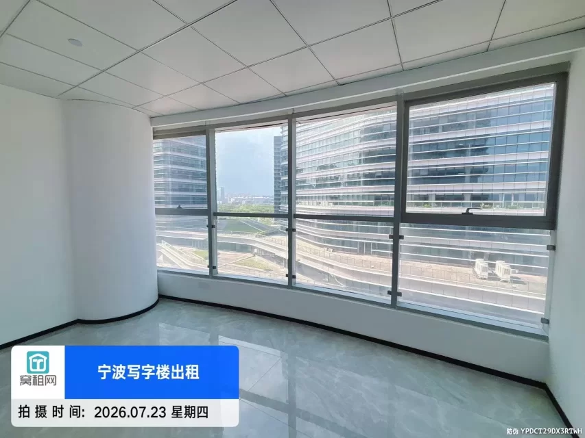 宁波东部新城7号线地铁口小面积浙江创新中心OPC办公室出租1600元
