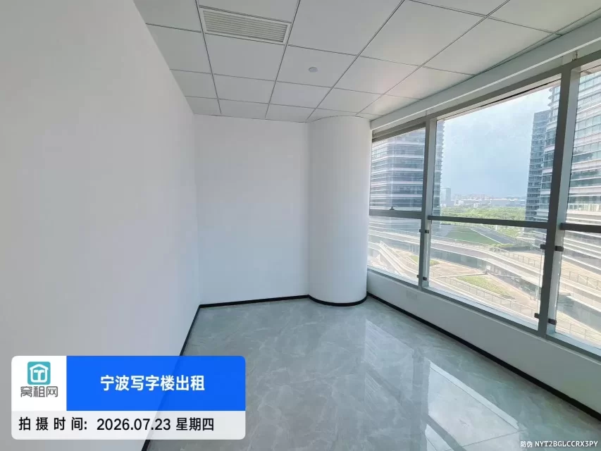 宁波东部新城7号线地铁口小面积浙江创新中心OPC办公室出租1600元