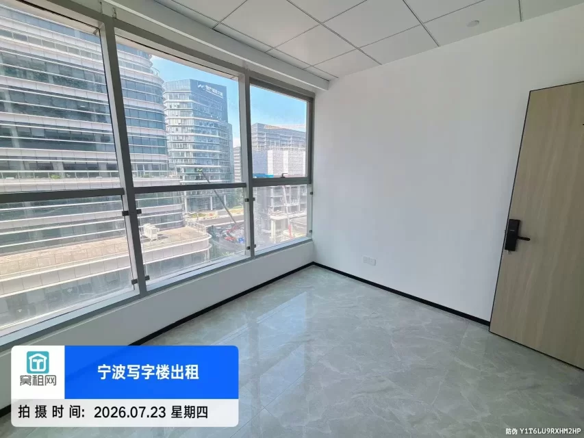 宁波东部新城7号线地铁口小面积浙江创新中心OPC办公室出租1600元