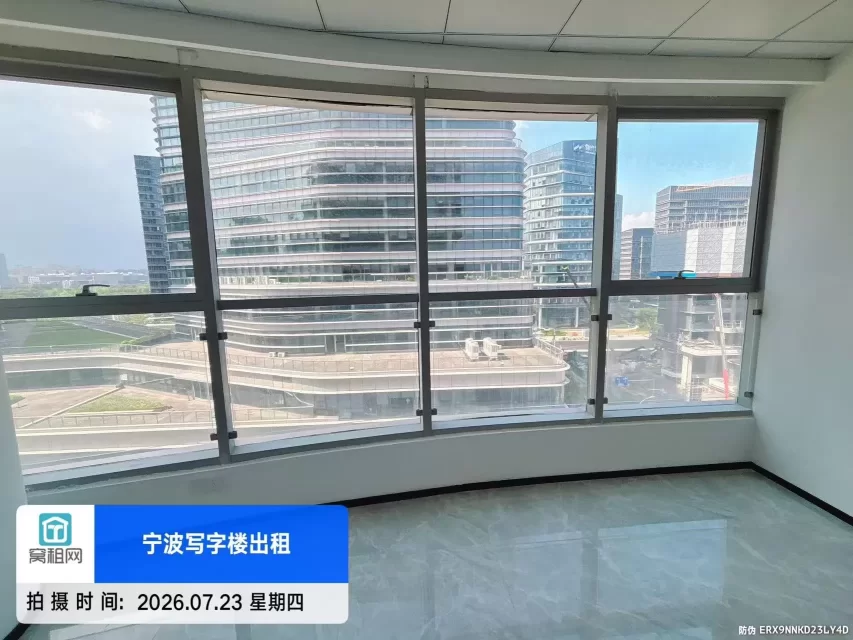 宁波东部新城7号线地铁口小面积浙江创新中心OPC办公室出租1600元
