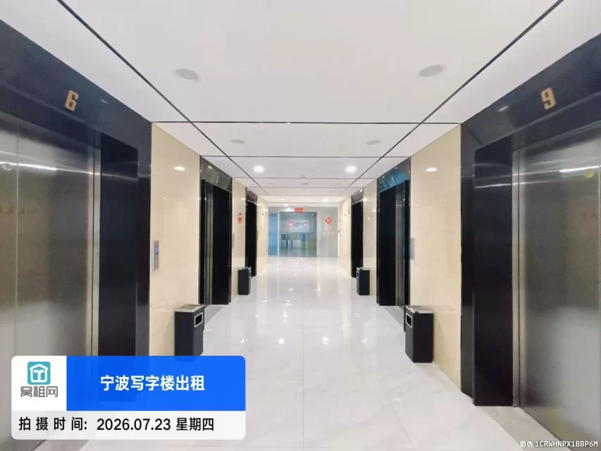 银泰大厦(图13) 宁波银泰大厦(图18)