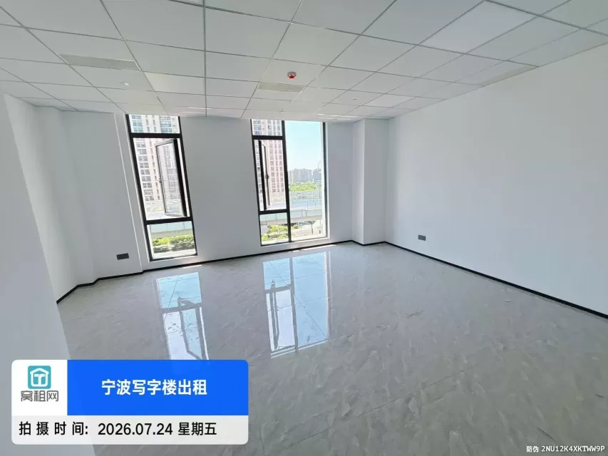 宁波江北中体城附近面积62平米出租2400元一个月朝南办公室