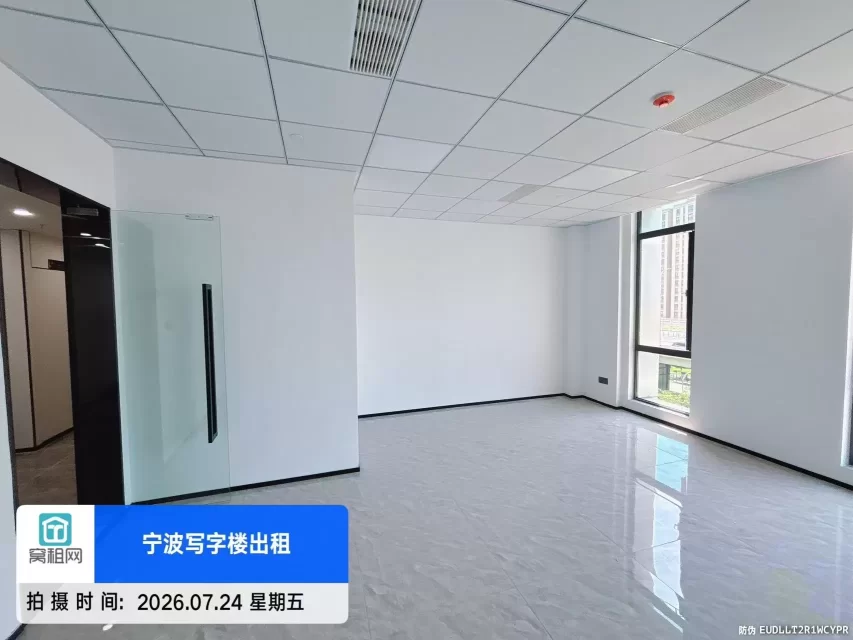 宁波江北中体城附近面积62平米出租2400元一个月朝南办公室