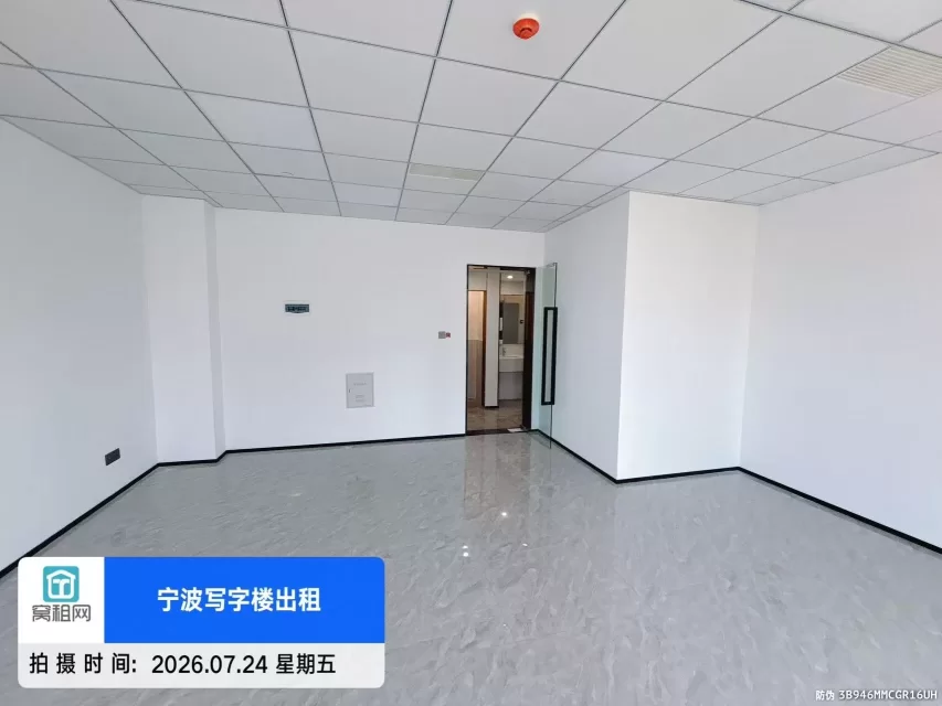 宁波江北中体城附近面积62平米出租2400元一个月朝南办公室
