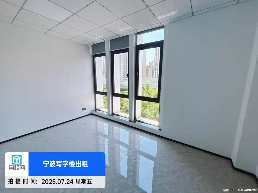 宁波江北写字楼2800元一个出租精装修办公室面积有72平米有隔间可以注册退税