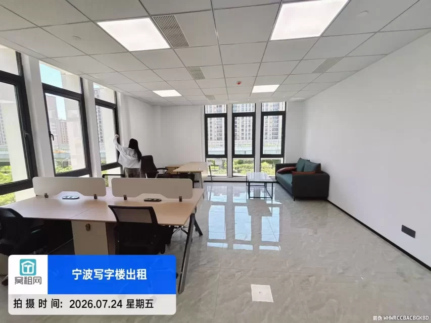 宁波江北外国语学校附近83平米精装修办公室3300元一个月
