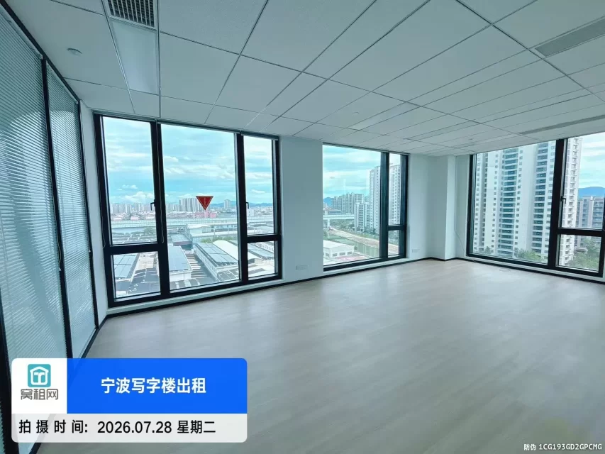 宁波鄞州区姜山地铁口山河大厦658平米东南朝向精装修办公室出租