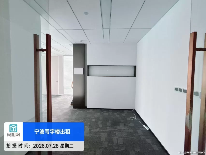 宁波3号线方桥地铁口金茂大厦160平米精装修办公室出租东南朝向