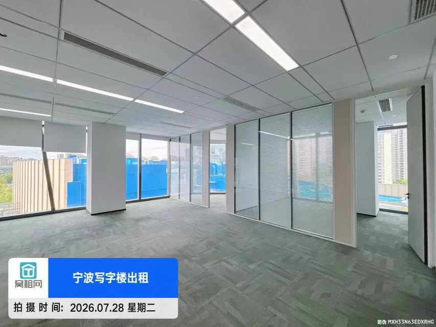 奉化金茂广场写字楼208平米  1.3元/天/每平方米 含税价出租
