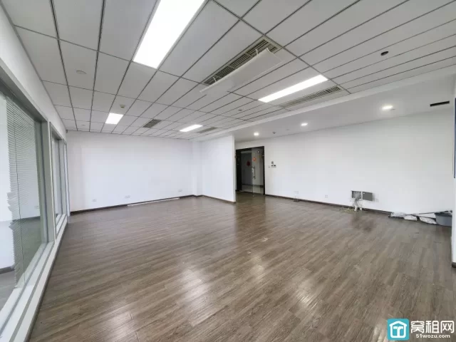 宁波前程国际大厦出租130平办公室4700每月