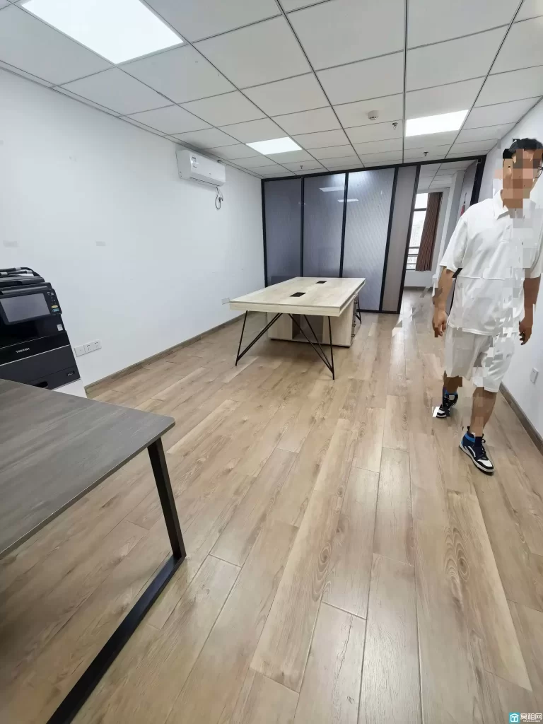 宁波火车东站对面东方商务中心大厦60平出租2400元/月