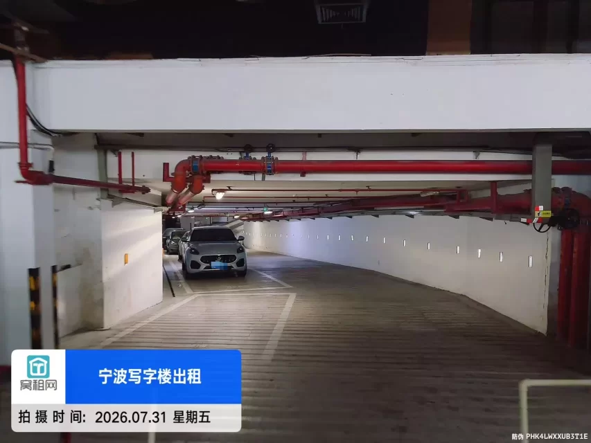 宁波世贸中心对面恒泰大厦物业停车场收费多少