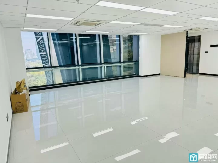 奥克斯大厦面积268平，南北朝向，朝北望鄞州公园租金8888元/月