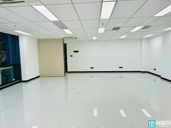 奥克斯大厦面积268平，南北朝向，朝北望鄞州公园租金8888元/月