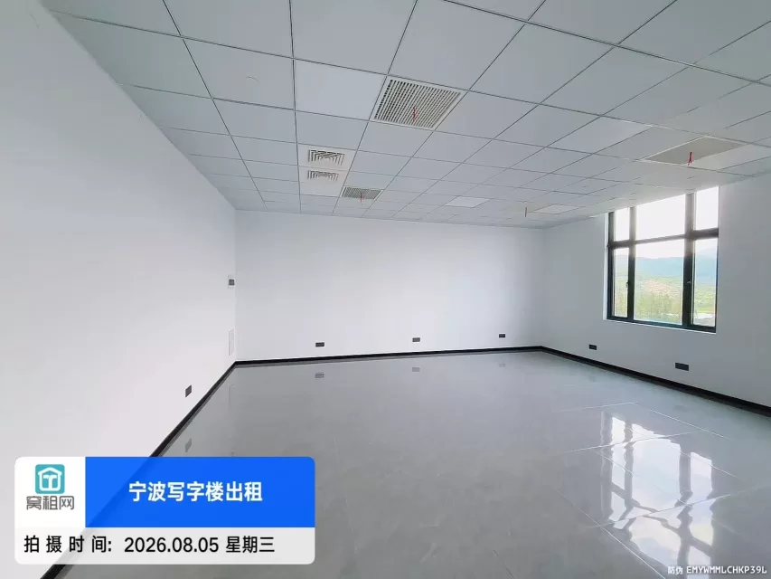 宁波北仑区华庭商务大厦65平米精装修办公室出租朝南
