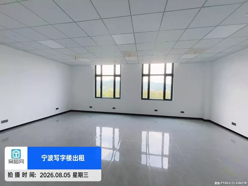 宁波北仑区华庭商务大厦65平米精装修办公室出租朝南