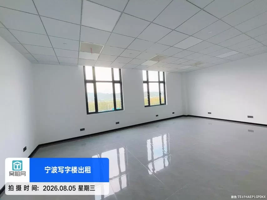 宁波北仑区华庭商务大厦65平米精装修办公室出租朝南