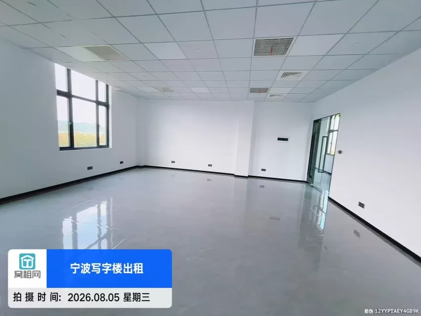 宁波北仑区华庭商务大厦65平米精装修办公室出租朝南
