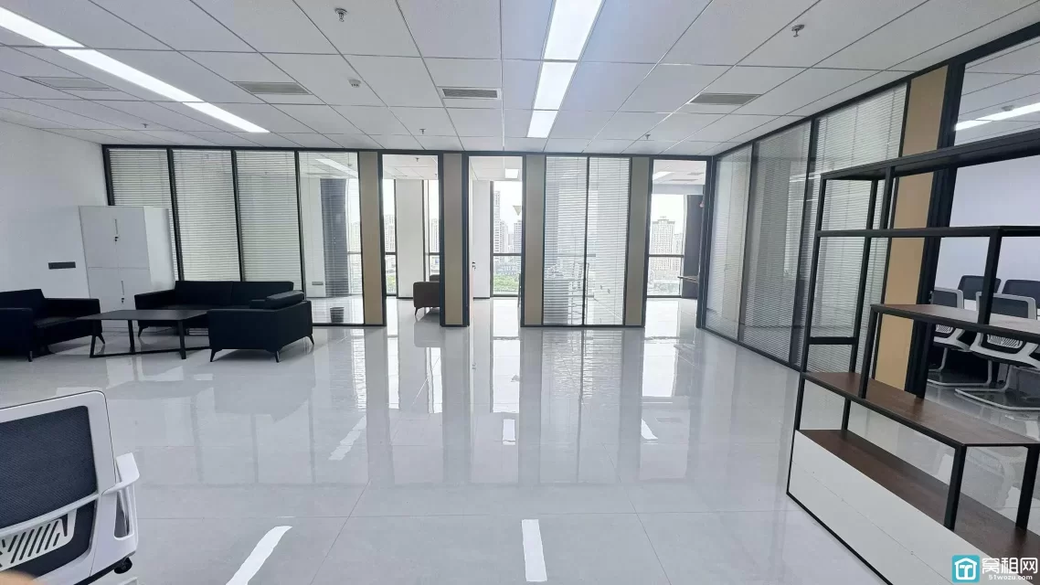 宁波数字港航中心226.42平，精装三个隔间，可看江景