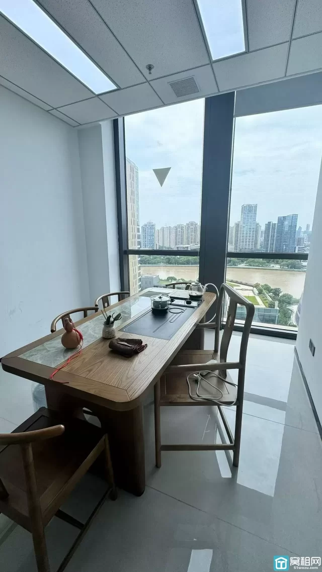 宁波数字港航中心226.42平，精装三个隔间，可看江景