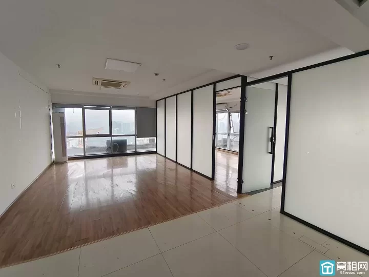 鄞州区百丈路嘉汇国贸整层写字楼出租 建筑面积625㎡，单价1.25/㎡/天