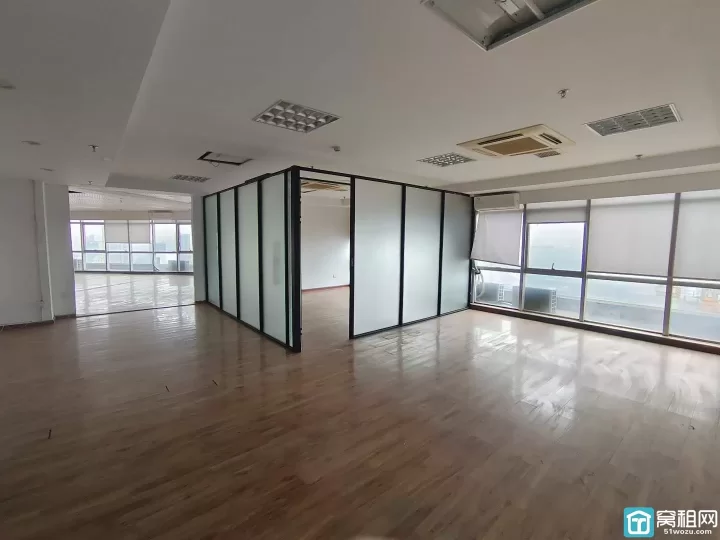 鄞州区百丈路嘉汇国贸整层写字楼出租 建筑面积625㎡，单价1.25/㎡/天