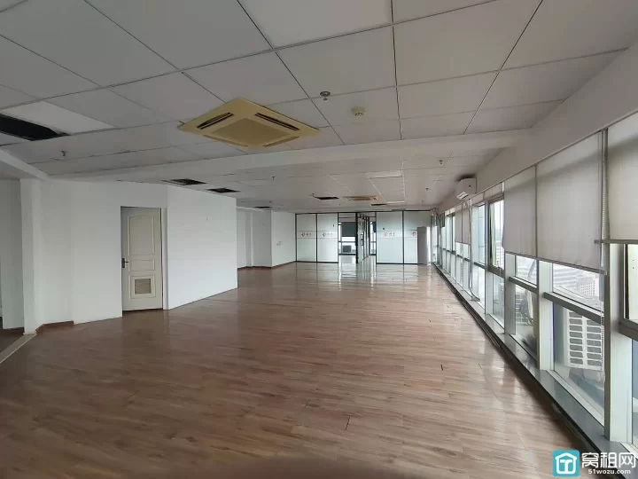 鄞州区百丈路嘉汇国贸整层写字楼出租 建筑面积625㎡，单价1.25/㎡/天
