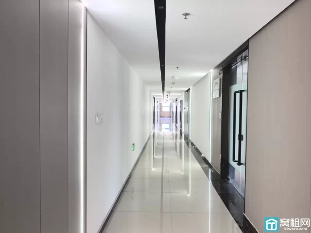 宁波新府银座3号楼精装366平东南朝向办公室出租带上下水源
