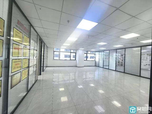 宁波新府银座3号楼精装366平东南朝向办公室出租带上下水源