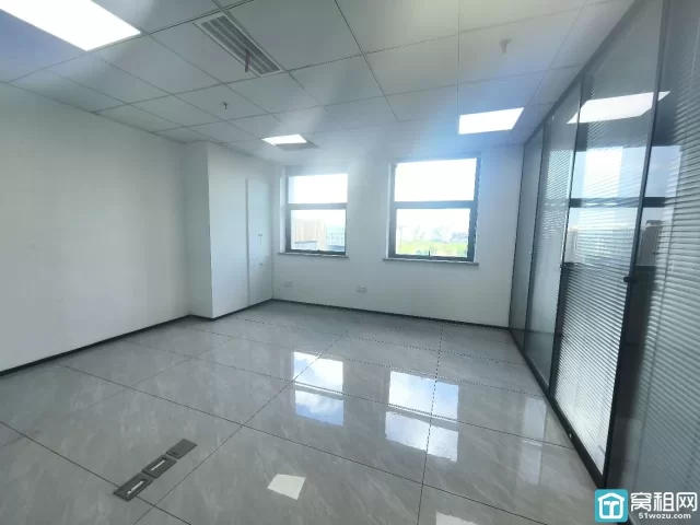 宁波新府银座3号楼精装366平东南朝向办公室出租带上下水源