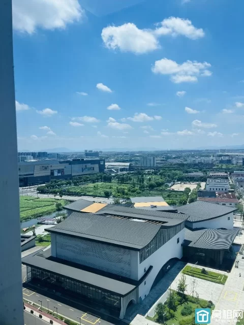 宁波高桥商会A座160平朝南办公室出租