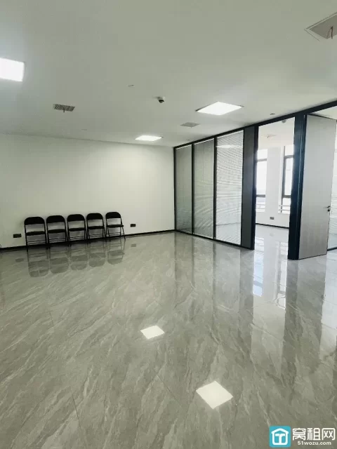 宁波高桥商会A座160平朝南办公室出租