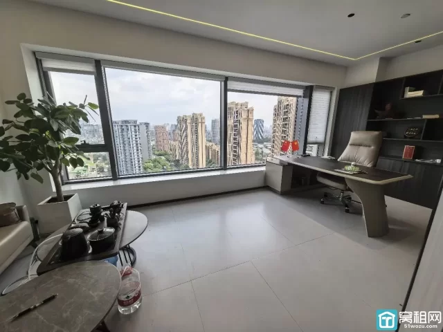 宁波江景写字楼132平，两个隔间，带家具出租，可注册带水源，24小时独立空调，停车无忧