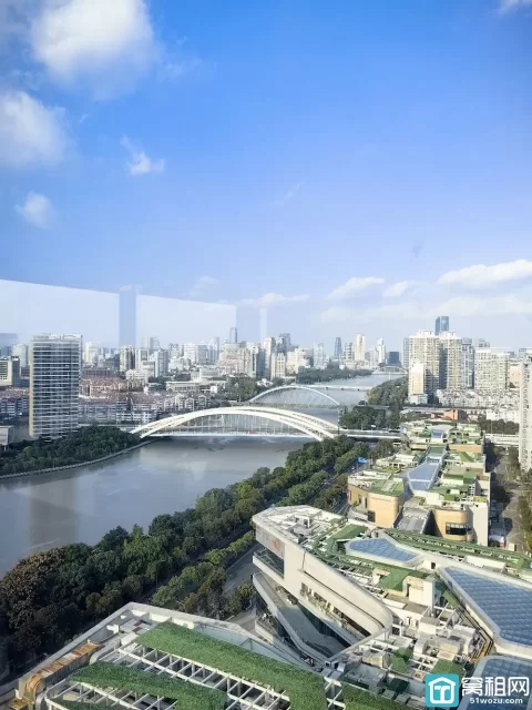 宁波鄞州区南苑滨江280平江景房，三个隔间带家具，月租金21000元，配家具