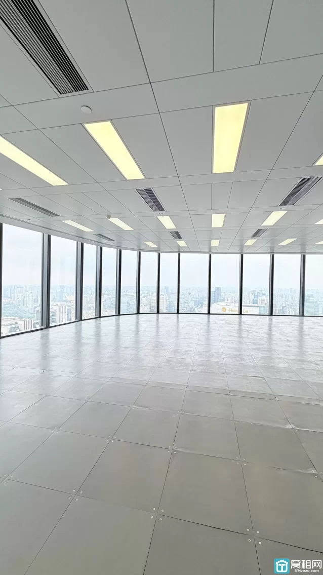 宁波塔K11写字楼面积：622㎡高楼层朝向：西南向，一线三江江景办公室招租